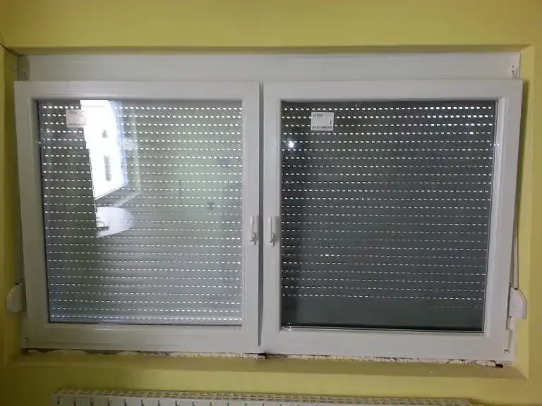 tokosztott fehér színű, műanyag ablak, bukó nyíló-bukó nyíló