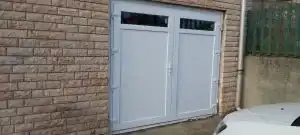 műanyag kétszárnyú nyíló garázsajtó érden